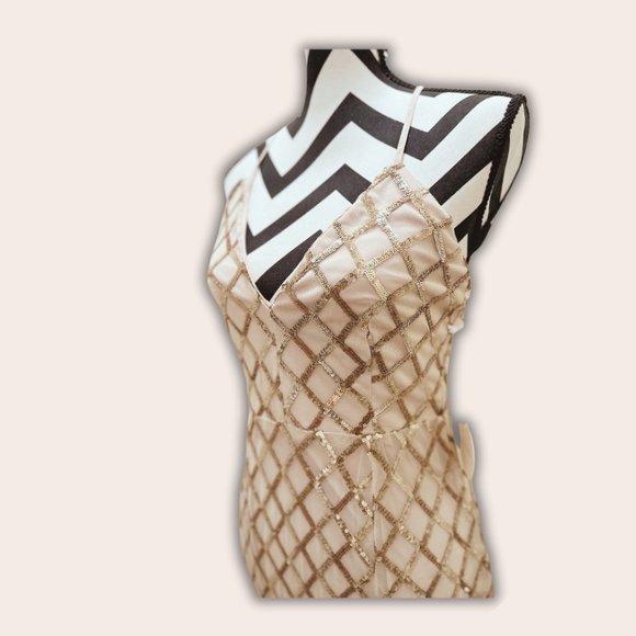 LUXXEL Mermaid Gown with Gold embroidered sequin - Picture 4 of 8